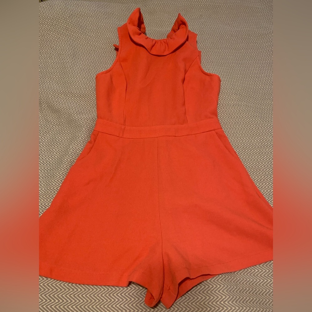 DO+BE coral high neck, bow back shorts romper. So cute! Size M. EUC. - Picture 5 of 8